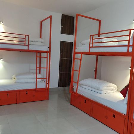 Live Free Hostel Waranasi Zewnętrze zdjęcie