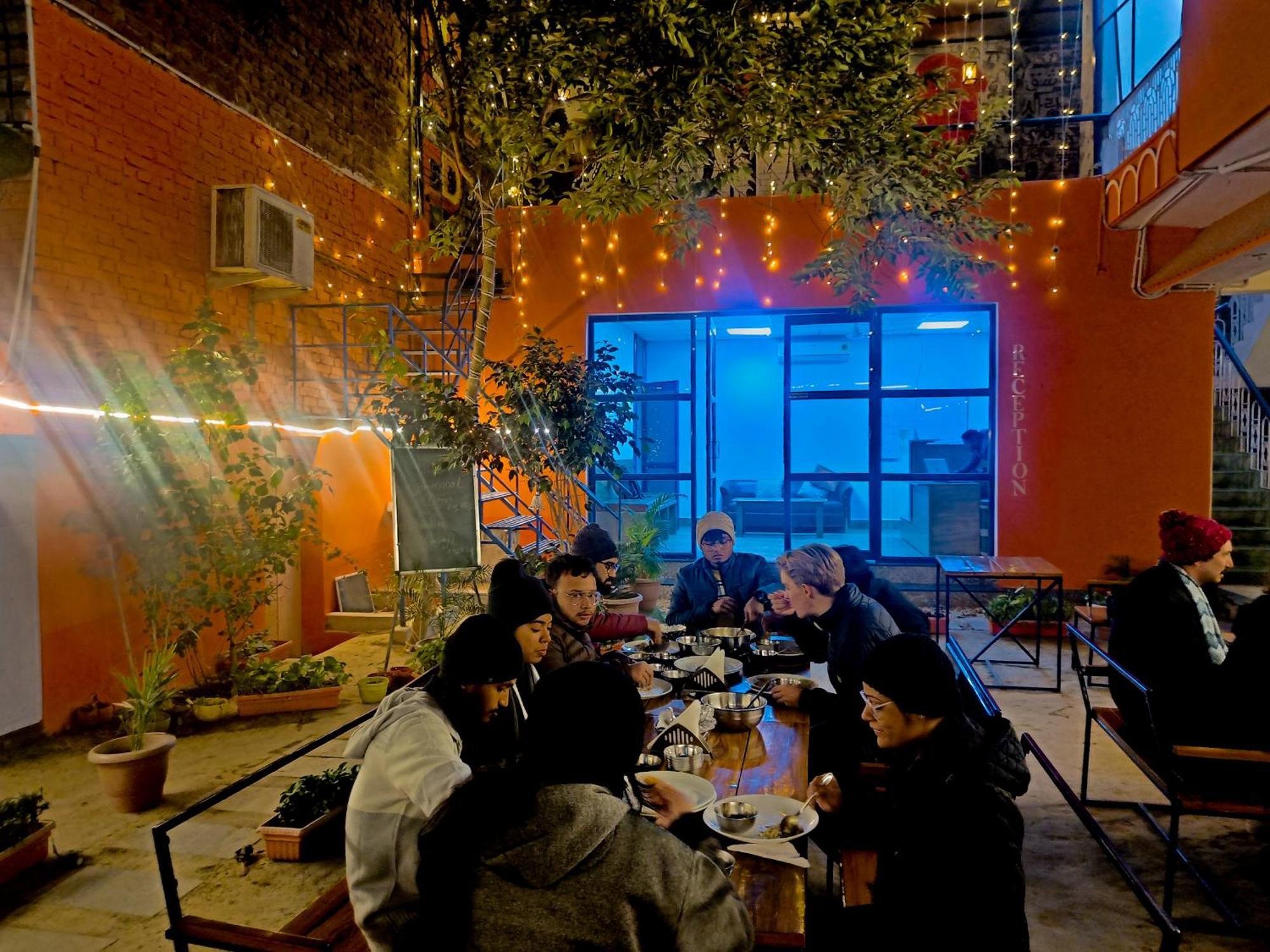 Live Free Hostel Waranasi Zewnętrze zdjęcie