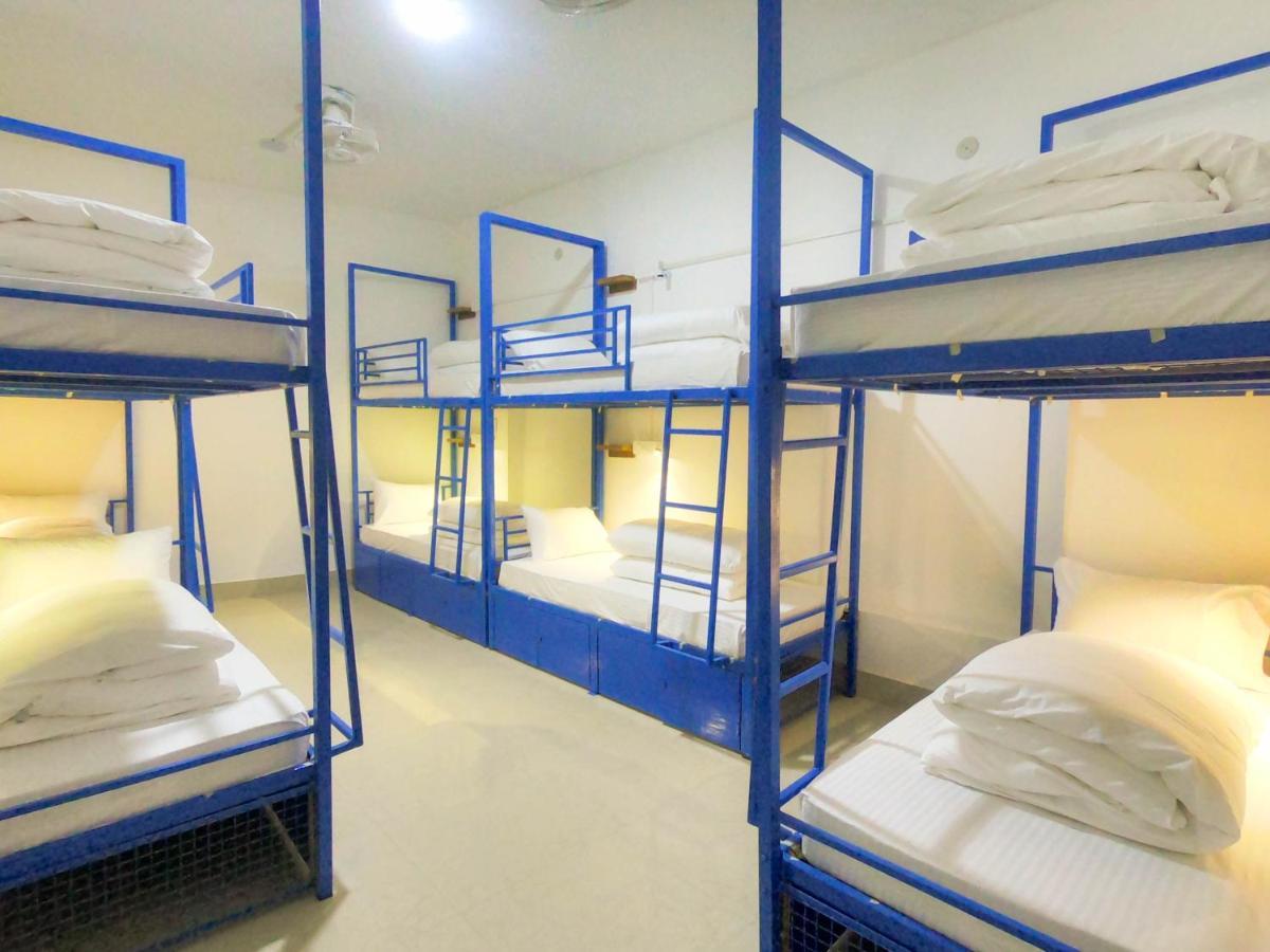 Live Free Hostel Waranasi Zewnętrze zdjęcie