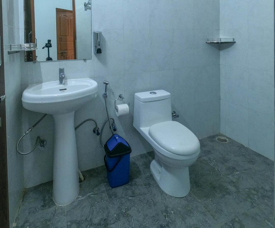 Live Free Hostel Waranasi Zewnętrze zdjęcie