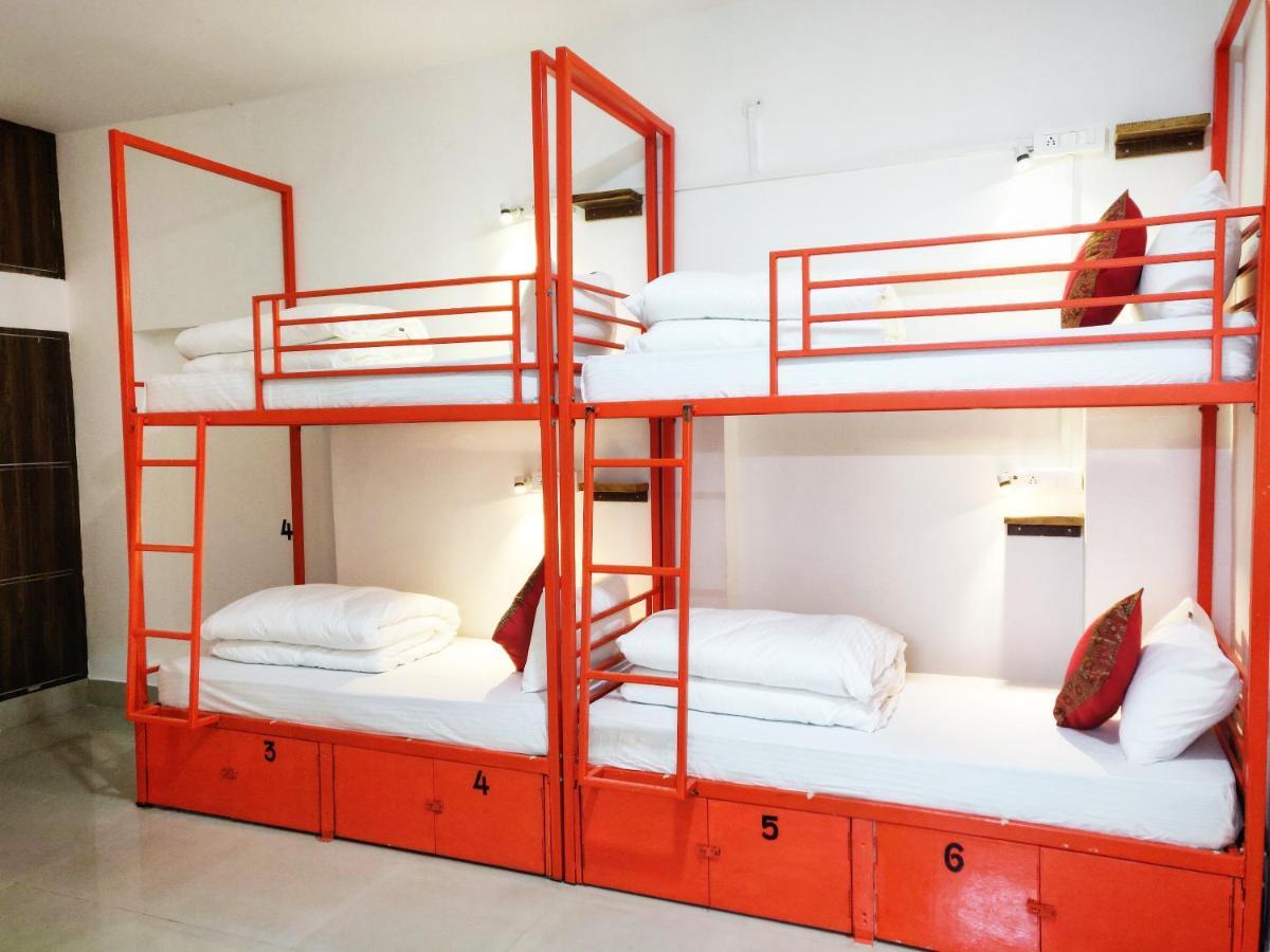Live Free Hostel Waranasi Zewnętrze zdjęcie