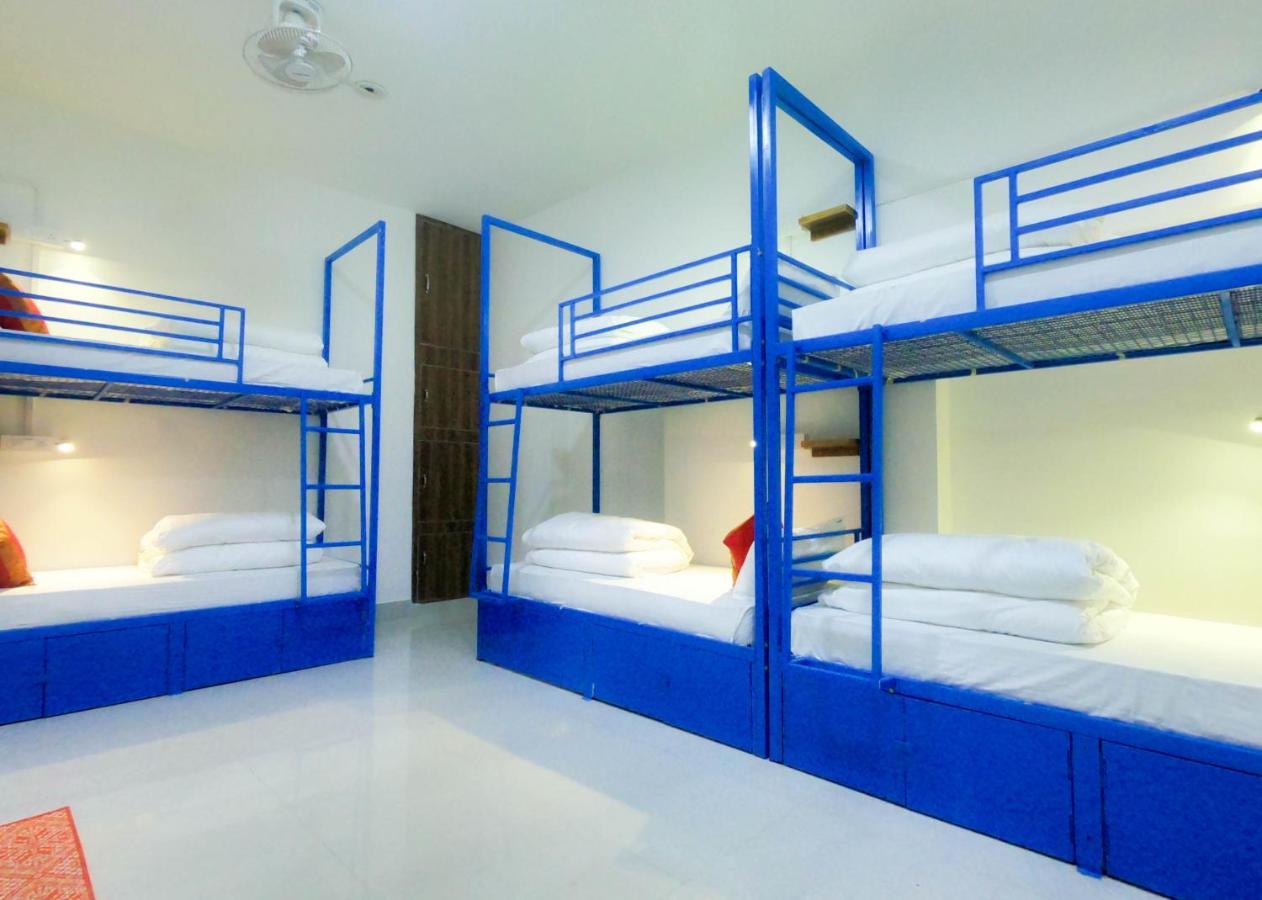 Live Free Hostel Waranasi Zewnętrze zdjęcie